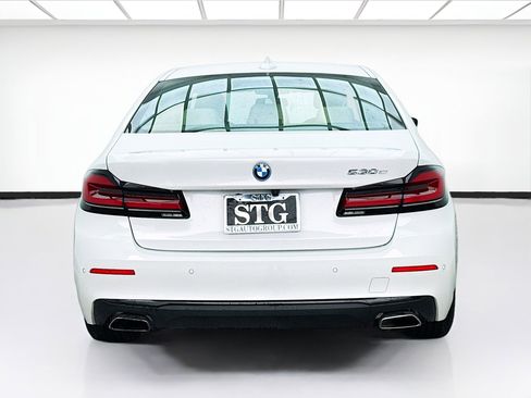 Used 2023 BMW 530e w/ Premium Package image 5