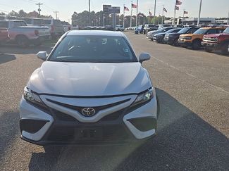 Used 2024 Toyota Camry SE video 2