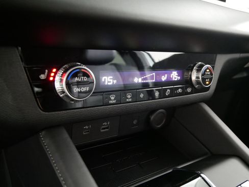 New 2025 Mitsubishi Outlander SE image 7