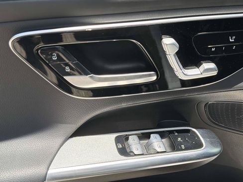 Used 2025 Mercedes-Benz GLC 300 image 15
