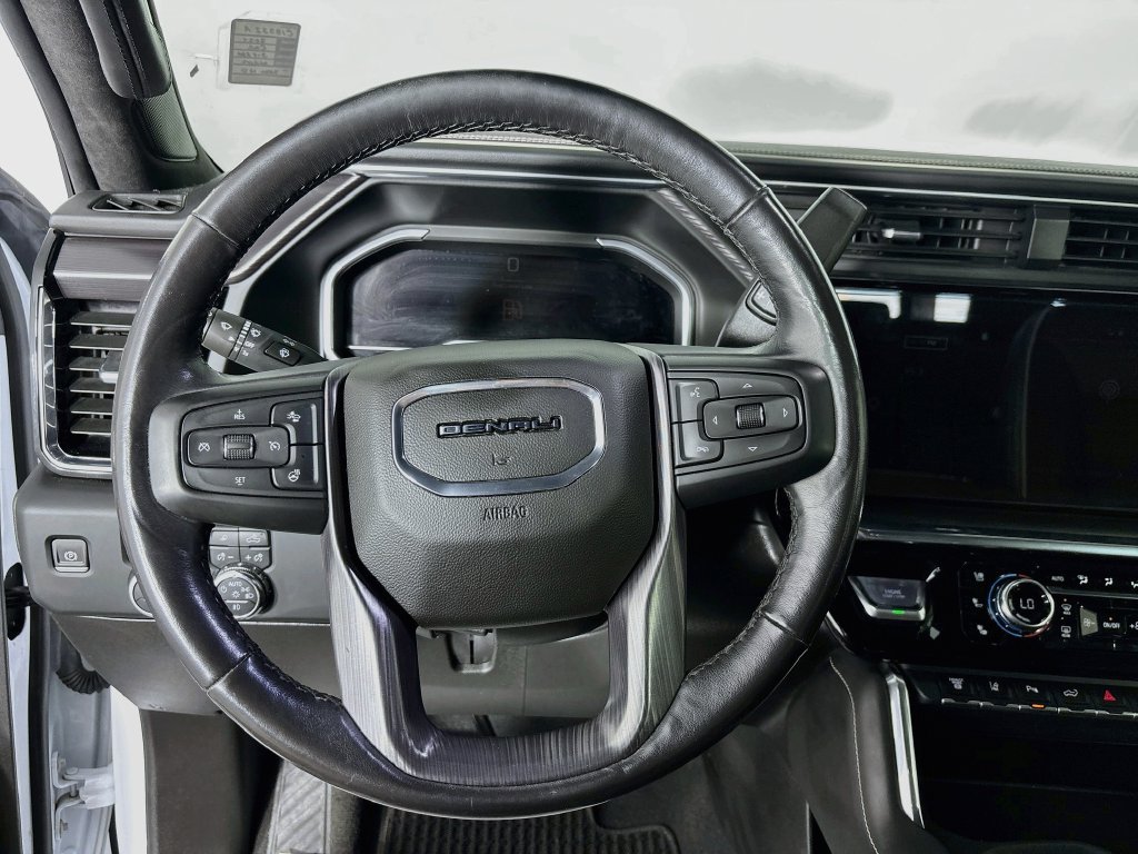 Used 2024 GMC Sierra 2500 Denali Ultimate AWD/4WD image 12