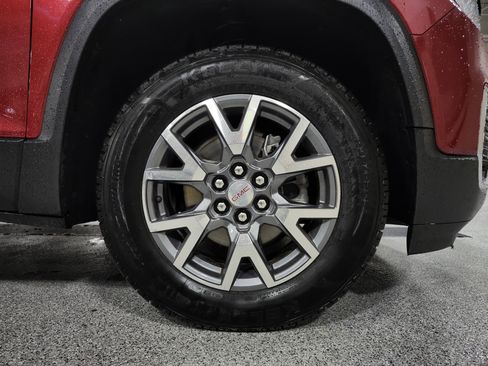 Used 2023 GMC Acadia SLT image 28