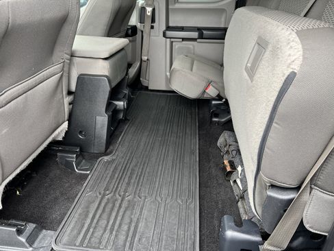 Used 2016 Ford F150 XLT AWD/4WD image 15