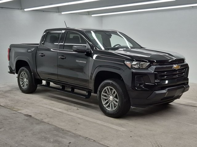 Used 2024 Chevrolet Colorado LT w/ LT Convenience Package RWD image 3