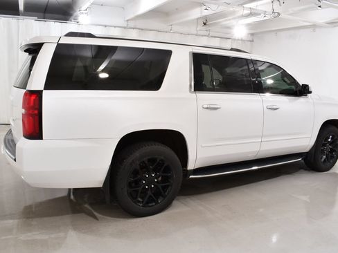 Used 2018 Chevrolet Suburban Premier AWD/4WD image 11