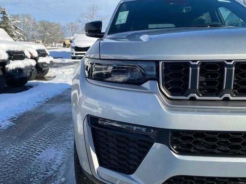 New 2026 Jeep Grand Cherokee Limited image 10