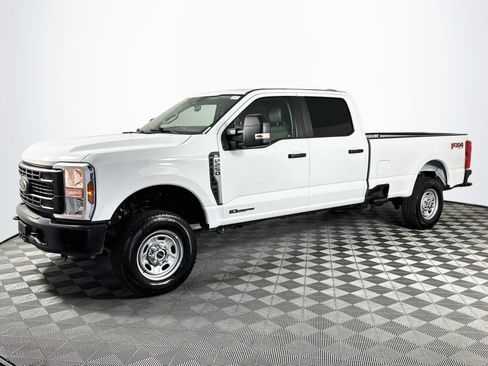 Used 2024 Ford F250 XL w/ FX4 Off-Road Package AWD/4WD image 4