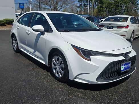 Used 2020 Toyota Corolla LE FWD image 10