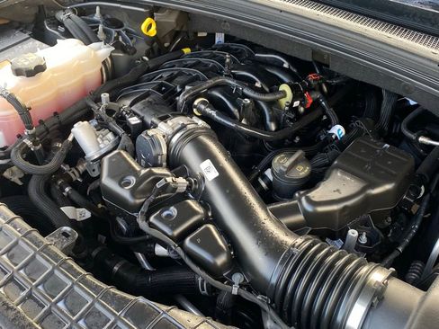 Used 2023 Jeep Grand Cherokee L Laredo RWD image 13
