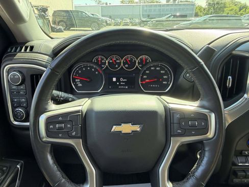 Used 2022 Chevrolet Silverado 1500 LTZ w/ LTZ Convenience Package II AWD/4WD image 31