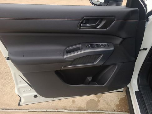 New 2025 Nissan Pathfinder Rock Creek image 15