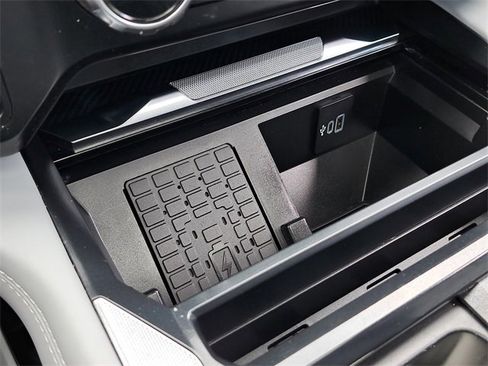 Used 2024 Ford F350 Limited w/ FX4 Off-Road Package image 33