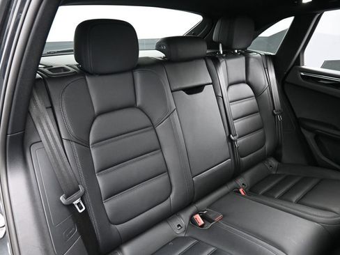 Certified 2026 Porsche Macan AWD/4WD image 26