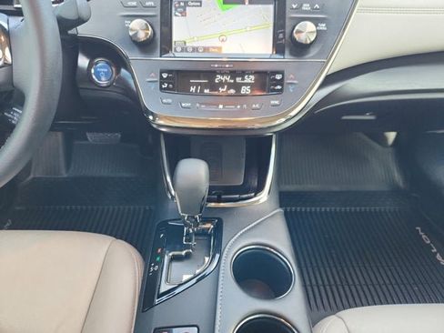 Used 2017 Toyota Avalon XLE Plus image 11