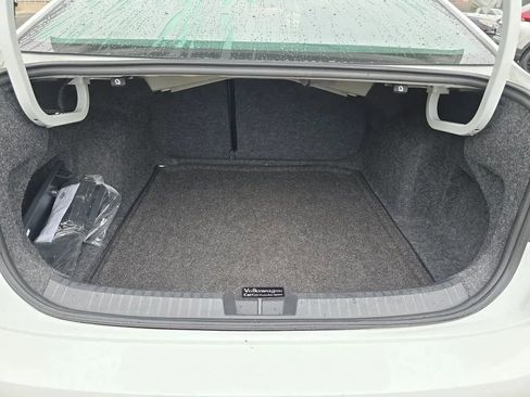 Used 2023 Volkswagen Jetta SE image 43