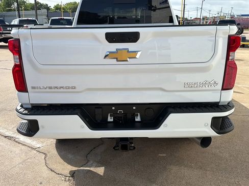 Used 2022 Chevrolet Silverado 2500 High Country AWD/4WD image 6