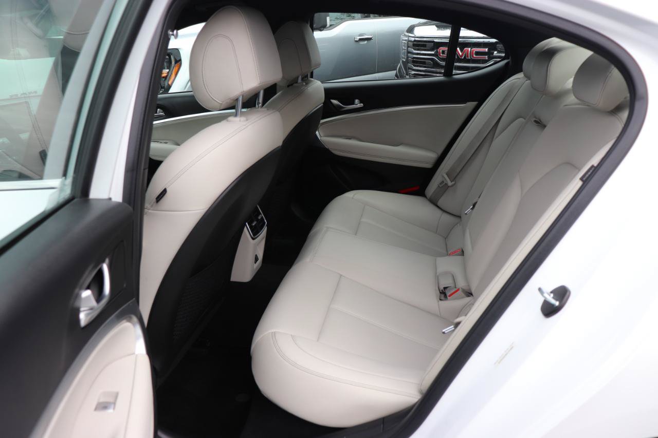 Used 2025 Genesis G70 2.5T AWD/4WD image 12