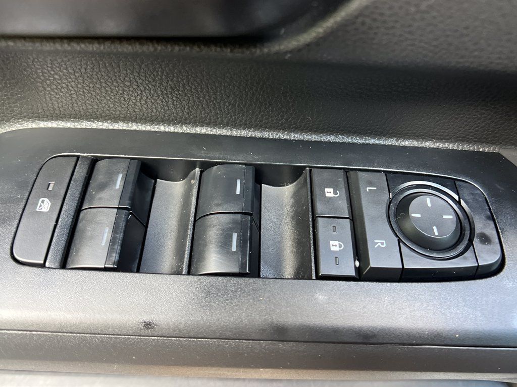 Certified 2024 Toyota Tacoma SR5 AWD/4WD image 13