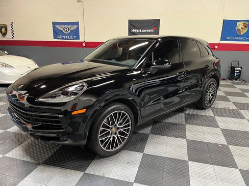 Used 2022 Porsche Cayenne S Platinum image 1