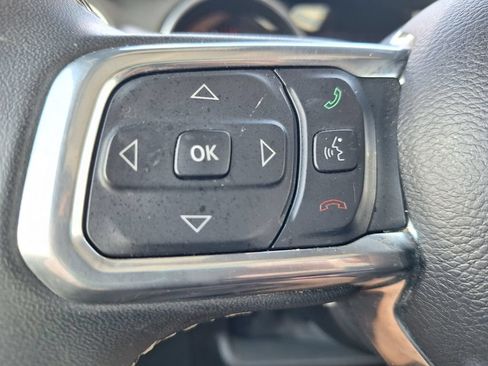 Used 2023 Jeep Wrangler Unlimited Sahara AWD/4WD image 13