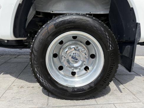 Used 2024 Ford F450 Platinum w/ FX4 Off-Road Package AWD/4WD image 32