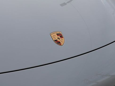 New 2026 Porsche Macan 4 Electric image 13