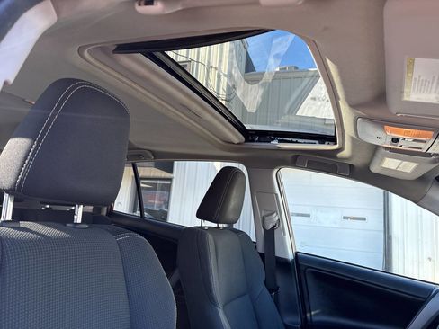 Used 2018 Toyota RAV4 Adventure image 29