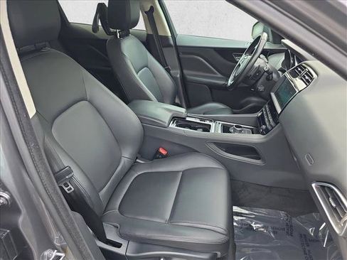 Used 2019 Jaguar F-PACE Premium AWD/4WD image 10