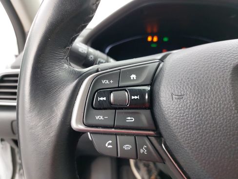 Used 2022 Honda Accord EX-L image 18