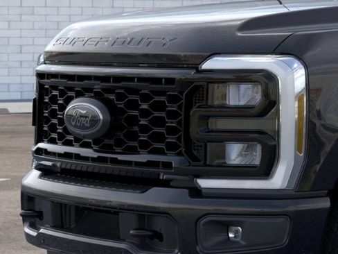 New 2026 Ford F250 Lariat w/ Black Appearance Package AWD/4WD image 17