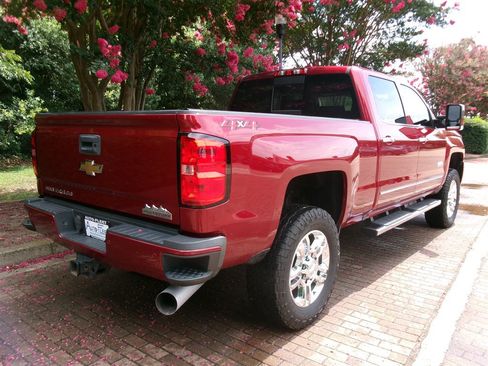 Used 2019 Chevrolet Silverado 2500 High Country w/ Duramax Plus Package AWD/4WD image 6