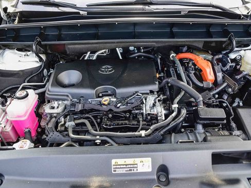 Certified 2020 Toyota Highlander LE image 31