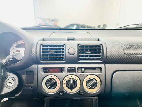 Used 2002 Toyota MR2 image 24