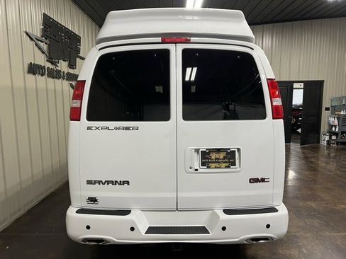 Used 2025 GMC Savana 2500 w/ Driver Convenience Package image 9