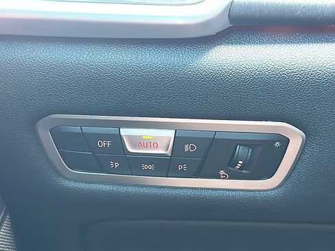 Used 2022 BMW X5 sDrive40i w/ Executive Package image 37