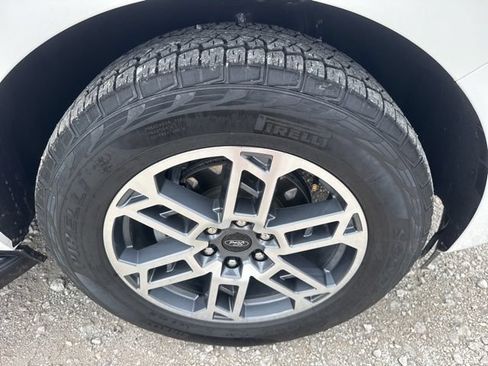 Used 2025 Ford Expedition Active AWD/4WD image 31
