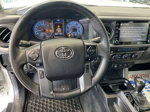 Used 2021 Toyota Tacoma TRD Off-Road AWD/4WD image 25