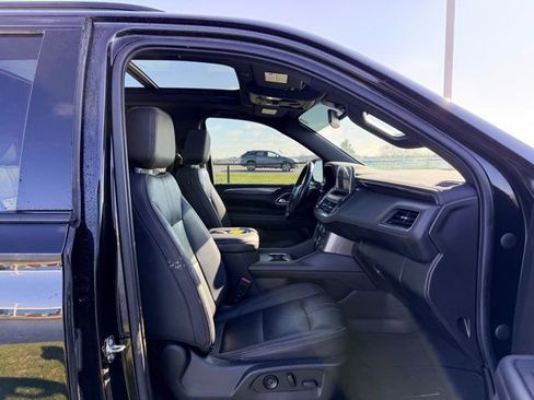 Used 2022 Chevrolet Suburban RST w/ Luxury Package image 11