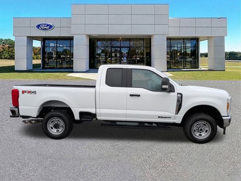 New 2026 Ford F250 XL AWD/4WD image 3