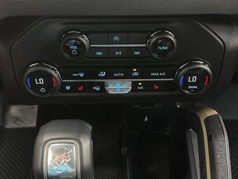 Used 2025 Ford Bronco Badlands w/ Black Appearance Package AWD/4WD image 23