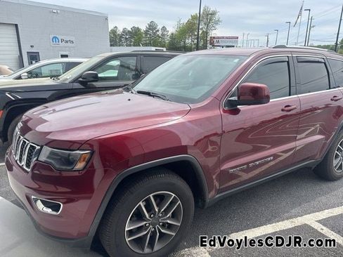 Used 2020 Jeep Grand Cherokee Laredo w/ 18" Wheel & 8.4" Radio Group image 4