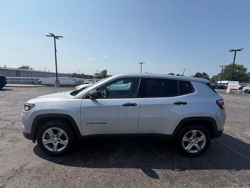 Used 2024 Jeep Compass Sport AWD/4WD image 3