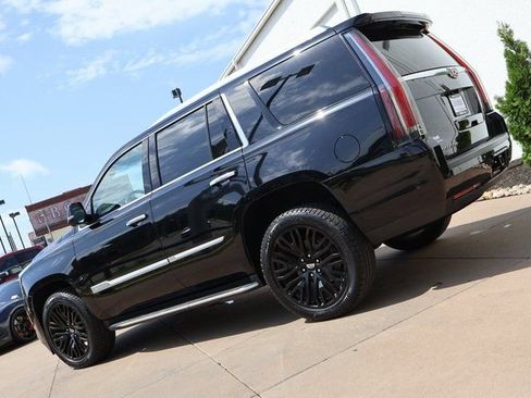 Certified 2019 Cadillac Escalade Luxury RWD image 5