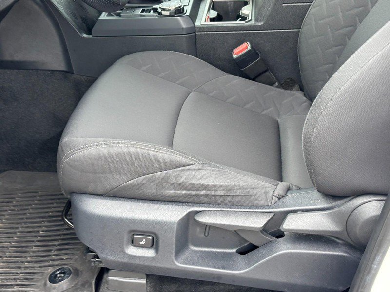 Used 2025 Toyota Tacoma SR5 AWD/4WD image 17