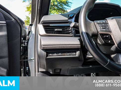 Used 2025 Toyota Camry SE image 22