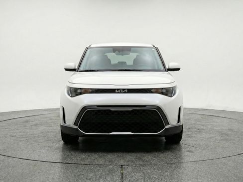 Used 2025 Kia Soul LX w/ LX Technology Package image 2