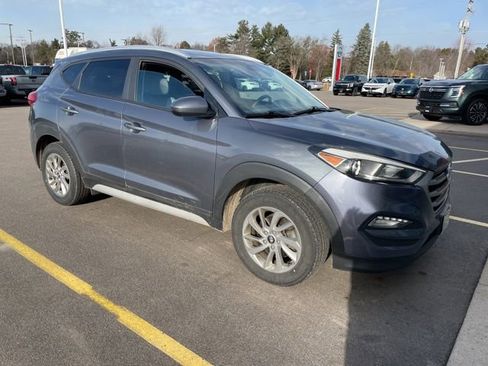 Used 2017 Hyundai Tucson SE image 1