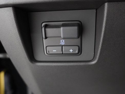 Used 2025 Chevrolet Colorado LT w/ Advanced Trailering Package RWD image 16