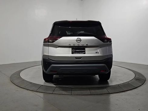 Used 2023 Nissan Rogue SV FWD image 4