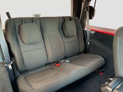 Used 2020 Jeep Wrangler Sport AWD/4WD image 23